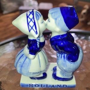 Delfts Blue 520 HOLLAND Kissing Kids